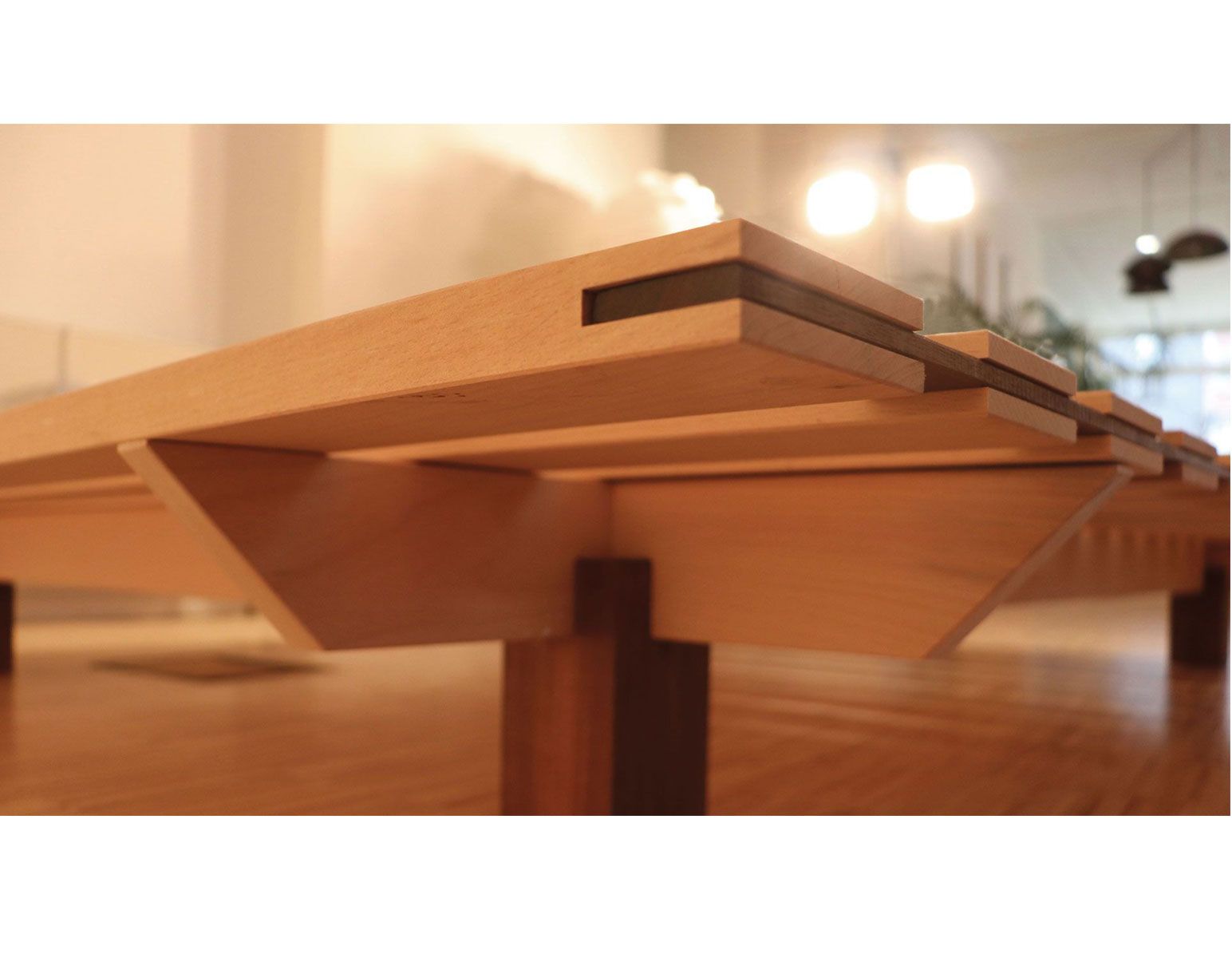 Solide Tischlerarbeit, produziert in Deutschland.